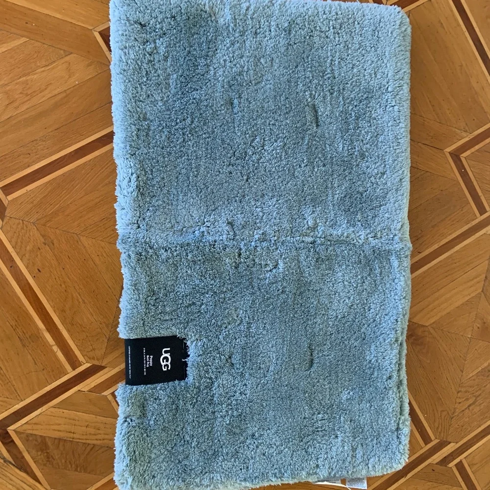 Brand new UGG bath rug